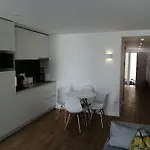 Cais De Apresentacao No Coracao De 아파트 아베이루