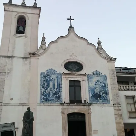 Cais De Apresentacao No Coracao De *