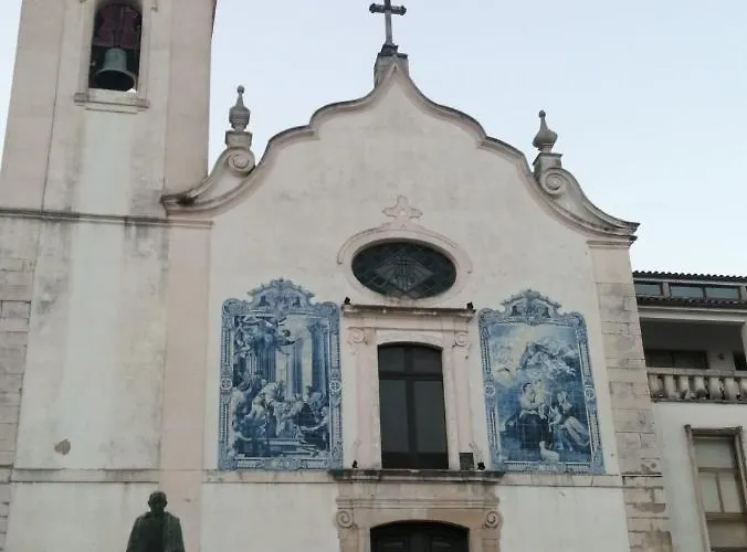 Cais De Apresentacao No Coracao De *