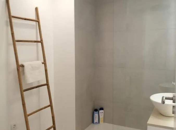 Cais De Apresentacao No Coracao De *